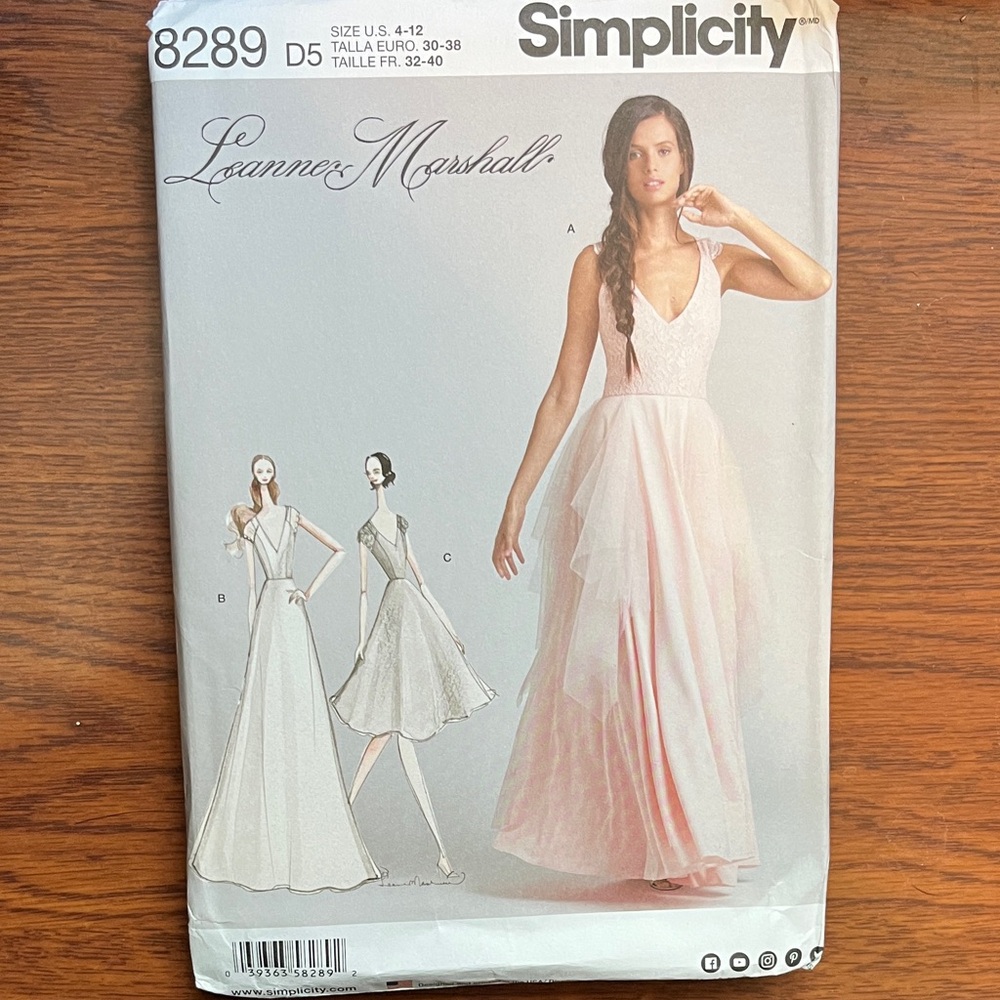Simplicity 8289 Discontinued Dress Pattern